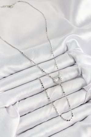 Pirinç Zirkon Taşlı Ezme Zincirli Kalp Model Gümüş Renk Y Kolye 5886