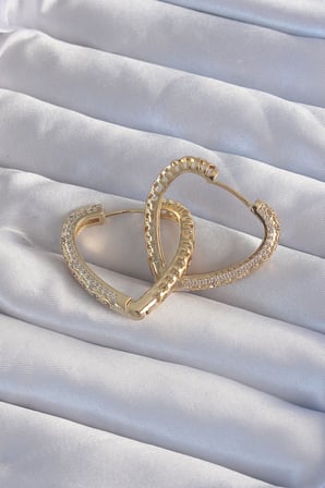 Pirinç Gold Renk Zirkon Taşlı Motifli Kalp Küpe 5886