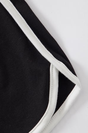 Kadın Siyah Askılı Crop Top ve Şortlu Gecelik Takım H110560