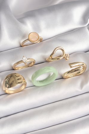 Pirinç Gold Renk Zirkon Taşlı Daire Pembe Mineli Detay 6'Lı Kadın Yüzük 