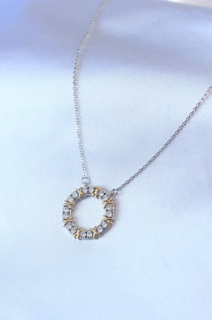 316L Çelik Gümüş Renk Zirkon Taşlı Gold Detay Xoxo Kadın Kolye 5886