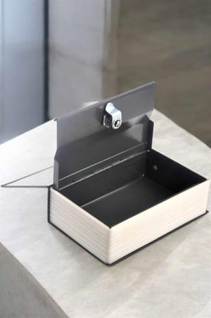 Gizli Kasa İngilizce Sözlüğü Kitap Görünümlü Anahtarlı Gizli Mini Çelik K