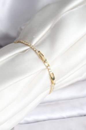 Anka Kuşu Model Zirkon Taşlı Gold Renk Pirinç Su Yolu Kadın Bileklik 5886