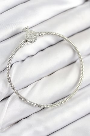 Pirinç Charm Zirkon Taşlı Taç Model Gümüş Renk Kadın Bileklik 5886