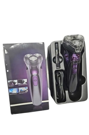 Tıraş Makinesi Hassas Ciltlere Özel Döner Başlıklı Pürüzsüz Görünüm