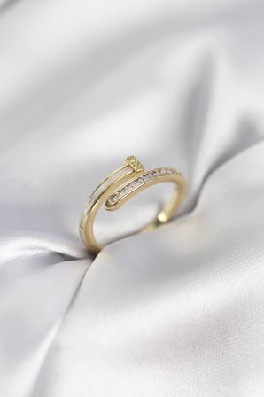 Zirkon Taşlı Gold Renk Yassı Çivi Model Kadın Yüzük 5886