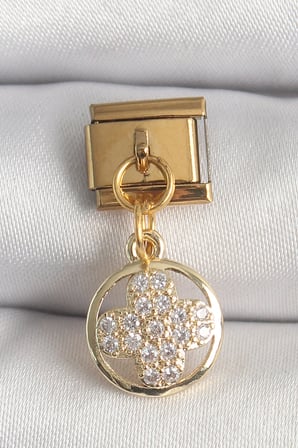 316L Çelik Gold Renk Sallantı Zirkon Taşlı Yonca Model Nomination Charm 5886