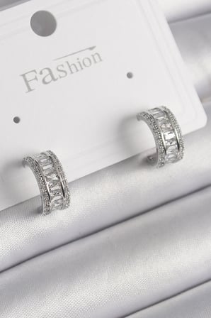 Pirinç Gümüş Renk Zirkon Taşlı Halka Model Kadın Küpe 5886