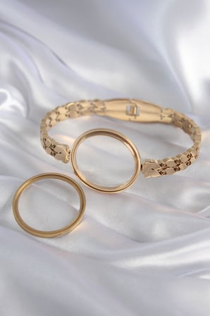 316L Çelik Gold Renk Arpa İşleme Açılabilir Fanus Model Kadın Kelepçe 5886