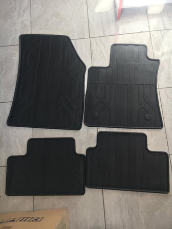 Megane 4 Paspas Takımı Siyah Kauçuk Mais 7711960954