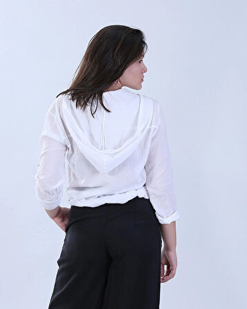 Kapüşonlu Bağcıklı Rahat Kesim Beyaz Gömlek