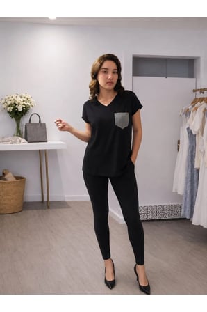 Taş Cepli V Yaka Siyah Basic Bluz