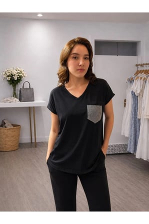 Taş Cepli V Yaka Siyah Basic Bluz
