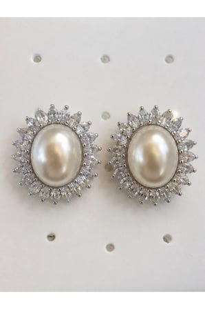İnci Detaylı Kristal Taşlı Oval Küpe – Silver