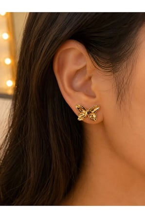 Gold Kelebek Figürlü Küpe