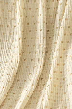 Krem Müslin TV Battaniyesi / Koltuk Şalı – 130x170 cm, 3 Katlı Noktalı, Çoban Dikişli