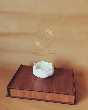 Minelly Lotus Mumlu