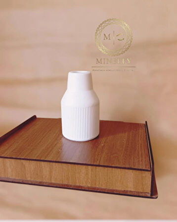 Minelly Dingin Çizgilerle Minimal Vazo