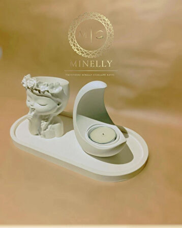 Minelly silent moon