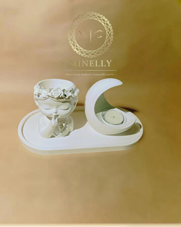 Minelly silent moon