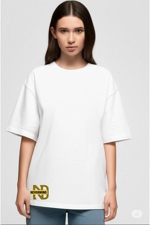 Oversize Tişört Kadın | Sol Alt "Mndsches" Baskılı Geniş Kalıp T-Shirt Unisex