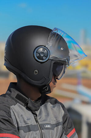 CLASSY MAT SİYAH KASK