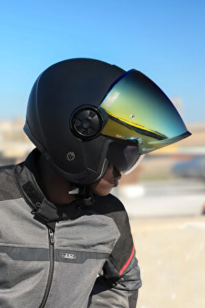 CLASSY MAT SİYAH KASK