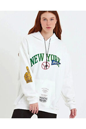 Kadın Baskılı Kapüşonlu Sweatshirt - Beyaz