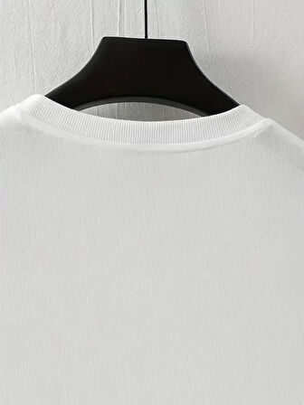 Ben Şişman Değilim Tanrı Bana Hava Yastığı Verdi Çünkü Ben Değerliyim Tişörtü - Beyaz