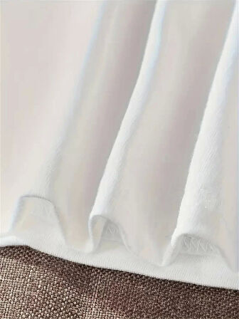 Kadınlar için Şık Siyah Kedi Grafik Tişört - Oversize Kısa Kollu Üst, Nefes Alabilir Polyester Karışımı, Makinede Yıkanabilir - Mükemmel Yaz Modası - Beyaz