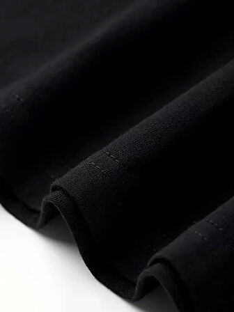 Geniş Kesim Pamuklu Tişört - "GANDHI The Project" Baskılı, Siyah, Rahat Kesim, Kısa Kollu, Günlük Kıyafet, Her Gün Giyilebilecek Tişört- Siyah