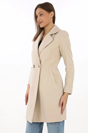 Kadın Kaşe Kaban – Siyah Yünlü Dokuma, Kruvaze Yaka, Astarlı, Cepli, Kuşaklı Uzun Boy Tesettür Uyumlu Kışlık Şık Kaban - Bej