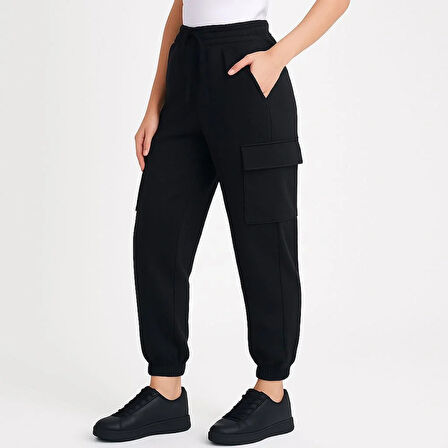 Kadın Siyah Jogger Eşofman Altı Rahat Kalıp, Kargo Cepli,  Lastikli Paça, Günlük Spor Pantolon - Siyah