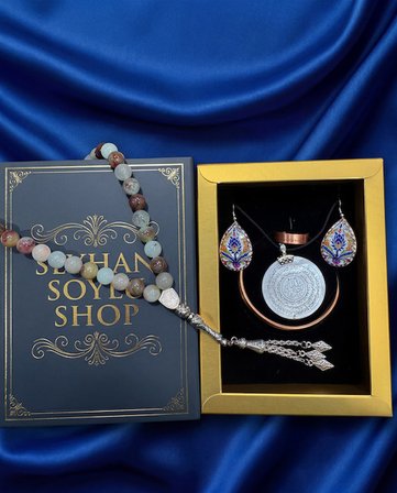 Seyhan Soylu Shop - Özel Tasarım Kitap Kutulu Kadın Bakır Takı Seti Ve Tesbih Kombini - Kolye Küpe Bileklik Yüzük 5 Parça Otantik Şık Hediyelik - Doğum Günü Yıl Dönümü Anneler Günü
