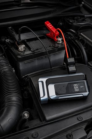 Laiser 18.000 mAh Akım Korumalı Akü Takviye Cihazı, Lastik Şişirme Pompası, Powerbank Özellikli LED Işıklı Kompresör
