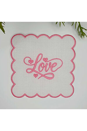 Pembe Love Yazılı Kalp Tasarımlı Nakışlı Kumaş Kokteyl Peçetesi 1 Adet