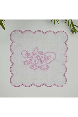 Pastel Pembe Love Yazılı Kalp Tasarımlı Nakışlı Kumaş Kokteyl Peçetesi 1 Adet