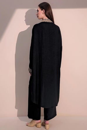 Kadın Siyah Şık Hasır Detaylı Kuşaklı Salaş Kimono - Tesettüre Uygun