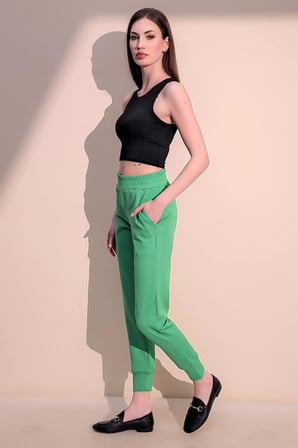 Kadın Yeşil Rahat Dokulu Kumaş Cepli Beli Lastikli Paça Jogger Spor Pantolon