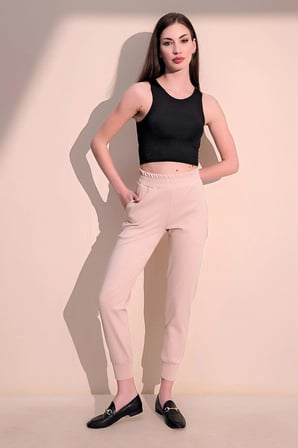 Kadın Bej Rahat Dokulu Kumaş Cepli Beli Lastikli Paça Jogger Spor Pantolon