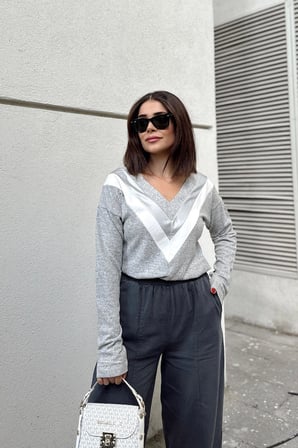Kadın Gri Uzun Kollu V Yaka, Deri Detaylı, Color Block Bluz Sweatshirt & Pamuklu Kazak