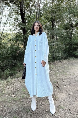 Kadın Ekru Yarasa Kol, Arkası Pliseli, Çift Cepli, Uzun Oversize Salaş Gömlek Elbise