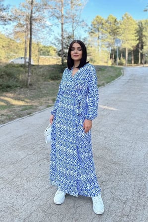 Kadın Mavi & Beyaz Kruvaze Yaka, Yırtmaçlı, Beli Kuşaklı, Bilekleri Lastikli, Salaş, Uzun Elbise