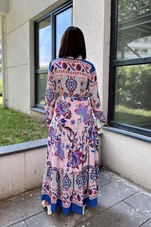 Kadın Pembe & Mavi Gömlek Yaka, Uzun Kol, Eteği Pliseli, Beli Kuşaklı, Salaş Kesim, Uzun Elbise