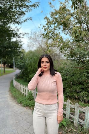 Kadın Pudra Boğazlı Yaka, Uzun Kol, Vucüda Oturan Esnek Kumaş, Düğme Manşet, Düz Desen, Triko Bluz