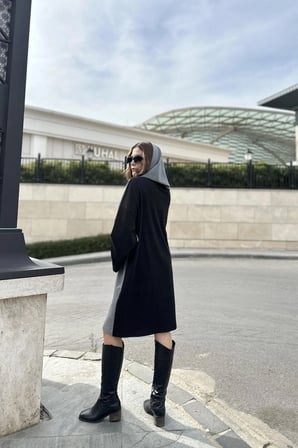 Kadın Siyah Kapüşonlu, Ön Ve Arkası Farklı Renk, Kanguru Cepli, Salaş-Oversize Elbise