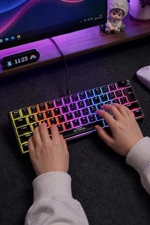 Çalışma Alanı Günlük Araç Sesli Basım Kablolu Klavye Rgb Işıklı Mekanik Q Klavye TK04 Siyah