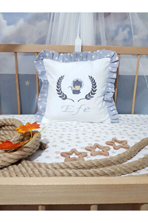 40x40 Cm Fırfırlı Nakışlı Kırlent Bebek İsimli Takı Yastığı İçi Dolgulu