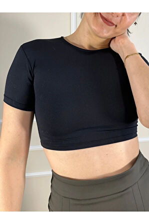 Siyah Bisiklet Yaka Crop Bluz