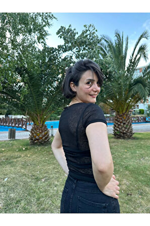 Kadın Siyah Transparan Bisiklet Yaka Yanları Büzgülü Bluz